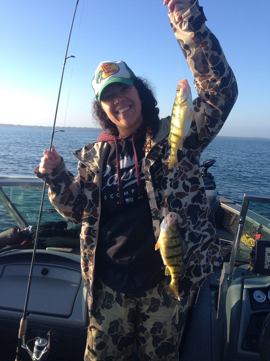 JimHanleyguide's tweet photo. It's priceless taking ur daughter fishing &amp; she shows everybody how it's done #mercurycatchoftheweek #offshoretackle https://t.co/xcirdaQUr7