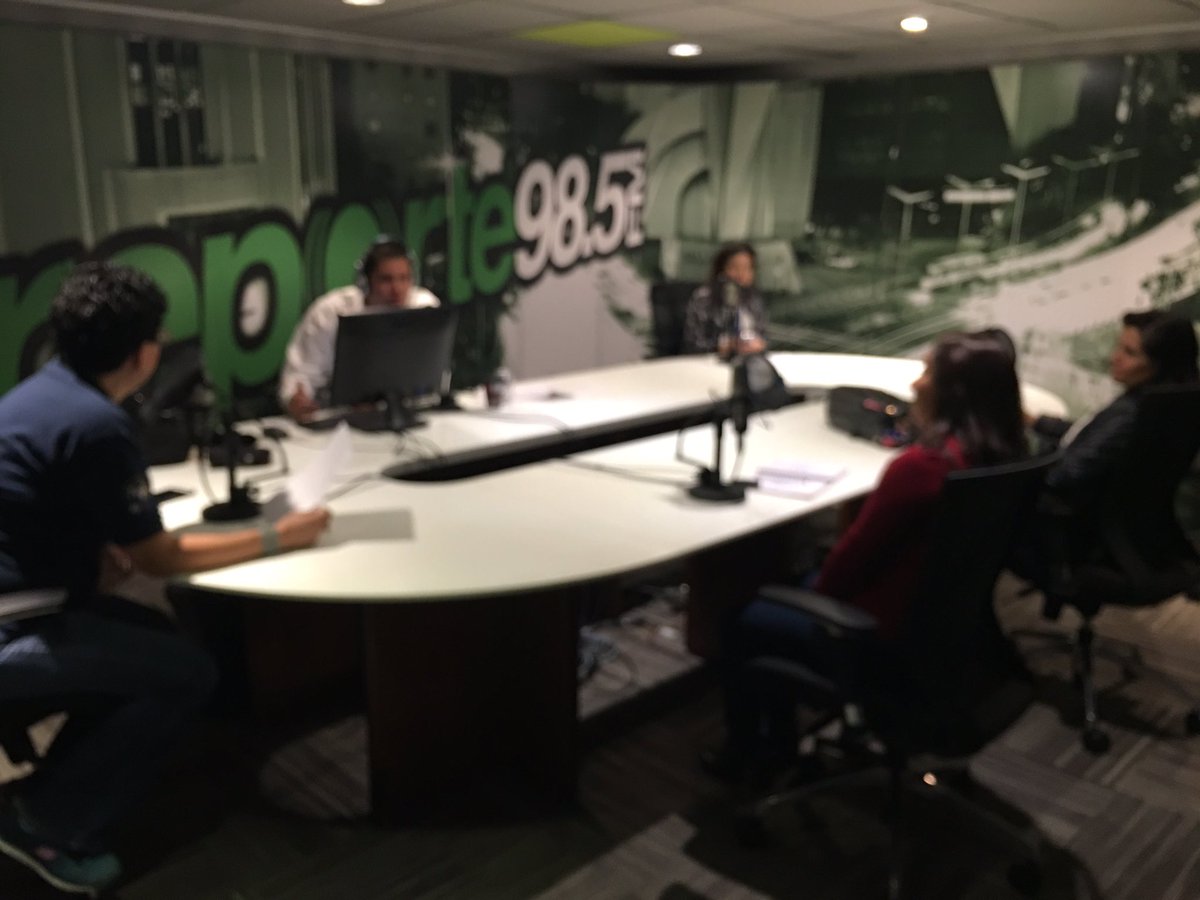 clinicasANL's tweet photo. Estamos aquí en el programa de la radio. Haciendo una super promoción de lentes infantiles solo marca al.62669696 https://t.co/pPF93Yewdk