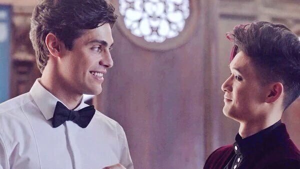 mwwavybby's tweet photo. Vote for this beautiful couple!
https://t.co/4r0E4g3PCK
#Malec #TopTVCouple #MalecVotingParty #Shadowhunters https://t.co/DFWRARHySa