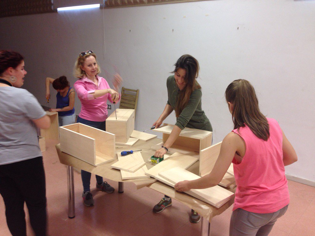 EcotonoBirdingS's tweet photo. Building new houses for our Swifts! @VSI_asociacion https://t.co/hPDIKGZoPV