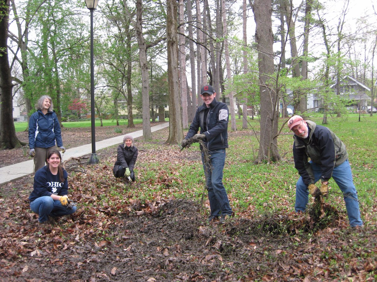 .<a href="/SustainBW/">BW Sustainability</a> students removing invasives from <a href="/BaldwinWallace/">Baldwin Wallace University</a>'s Fullmer Arboretum to celebrate <a href="/arborday/">Arbor Day Foundation</a>!