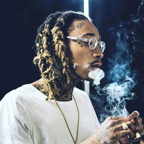 FloresElenna's tweet photo. Khalifa 😍😍 https://t.co/VhSUUdor60