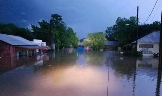 billmckibben's tweet photo. 5 dead in TX flooding, #fracking wells 
'overwhelmed,' rainfall records in some areas https://t.co/6NC1pLjvXJ https://t.co/Ciuk1obsYM