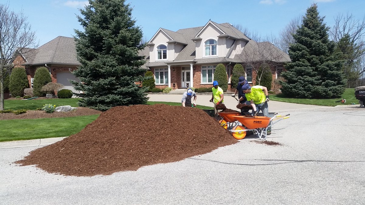 forsythLDM's tweet image. Great day to spread some mulch with the crew