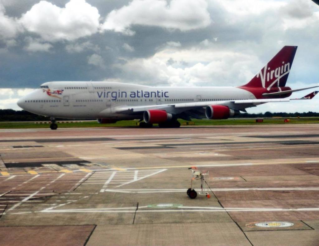 jacobvvz's tweet photo. By aviationeagle32 on Instagram: #VirginAtlantic B747-443 G-VGAL #taxiing at #ManchesterAi… https://t.co/YbNOntbWKr https://t.co/c0RVNCIkfP
