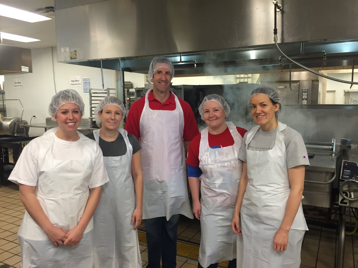 KPleiss's tweet photo. BU morning culinary team @OpenHandAtlanta! Awesome organization with a great mission! #BUGDS16 https://t.co/XX3jC7cQJA