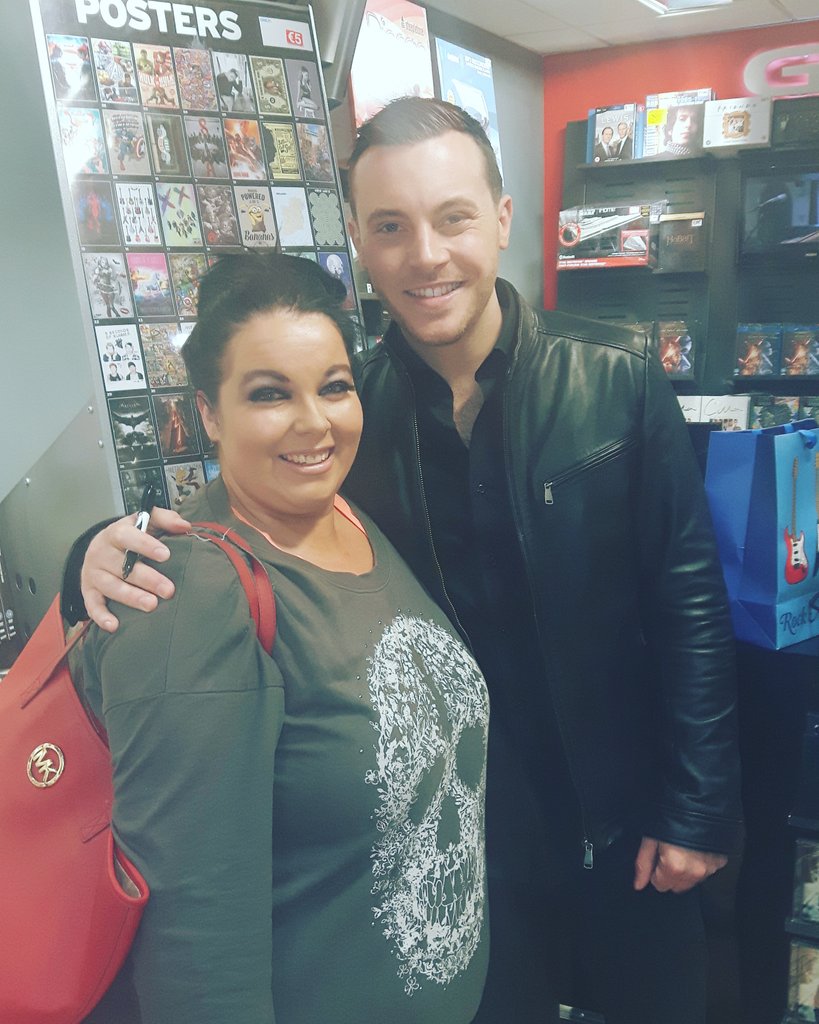 LouiseReilly8's tweet photo. Was Lovely Meeting You @iamNATHANCARTER  Today ☺ https://t.co/5OFFUkSCK8