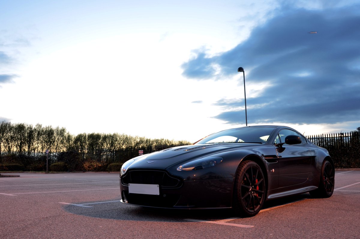 Sub7blog's tweet photo. Aston Martin v12 Vantage S: Beast dressed in beauty https://t.co/dzi8cDMTZ0 https://t.co/e8LRImrY26