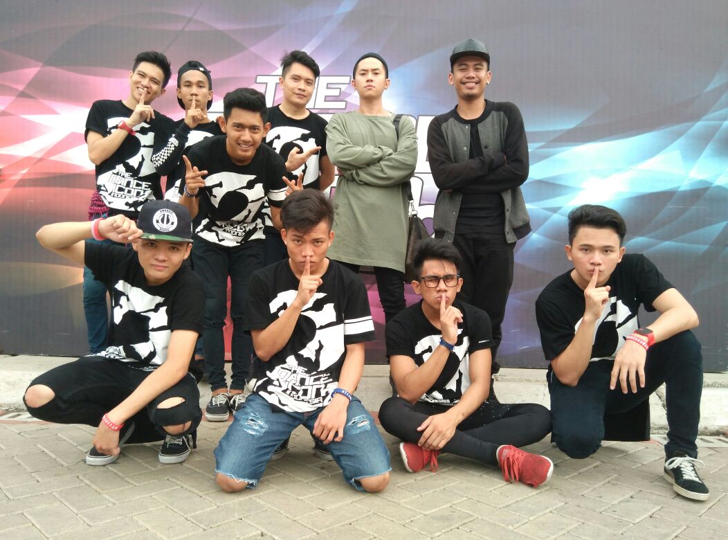Nantikan <a href="/srigatif/">srigatif</a> berkolaborasi bareng <a href="/rafaell_16/">Raphael</a> dan Oncy Ungu di panggung #TheDanceIcon2, 1 Mei pkl 12.30 WIB