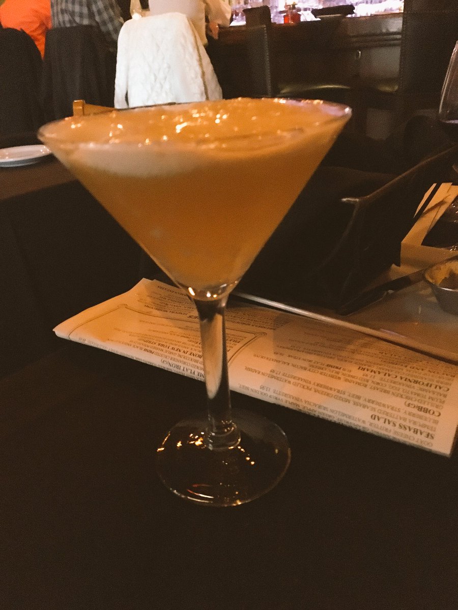gerardwozek's tweet photo. Follow your wishing heart..#TurfRoom. Best short ribs ever tasted in my life! Birthday cocktail and chocolate torte! https://t.co/jLiDP8NaRd