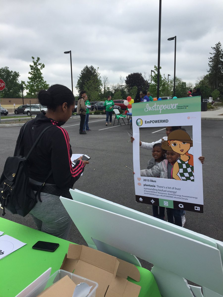 TheEmPOWERS's tweet photo. Plantasia took #groupies with kids @YCentralMD #HealthyKidsDay2016 https://t.co/psP40pYuin