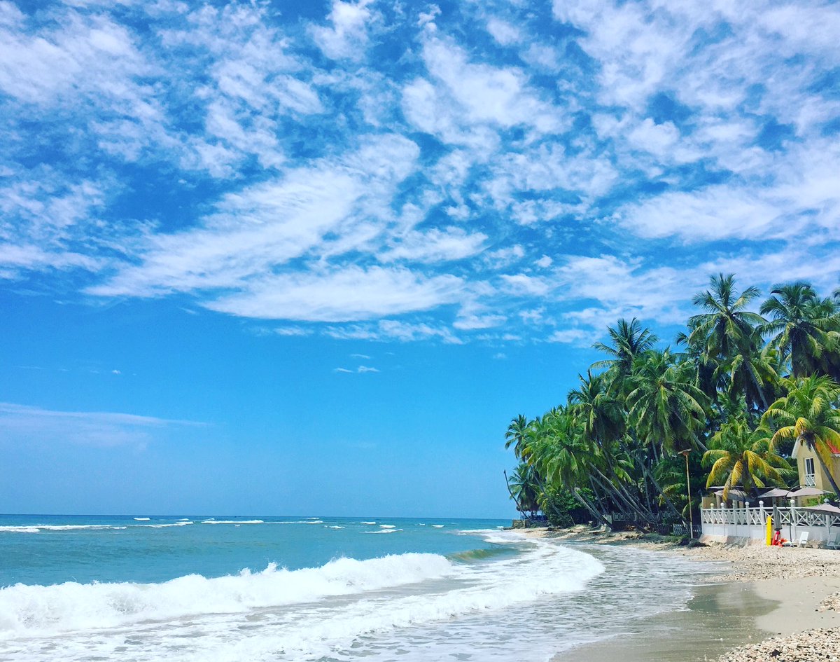 MTourismeHaiti's tweet photo. #DestinationJacmel |Rejoignez-nous à Kabic pour le 1er concours de surf en #Haiti. #Tourisme #SurfHaiti #Jacmel https://t.co/sZmHQkTEjU