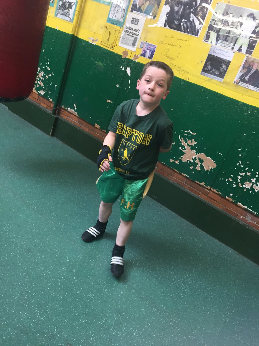 charzyyxx's tweet photo. Frankee #Reptons #Green&amp;Gold #FutureChamp 👊🏼 @audleyharrison @DarrenBarker82 https://t.co/cvIyLxOH72