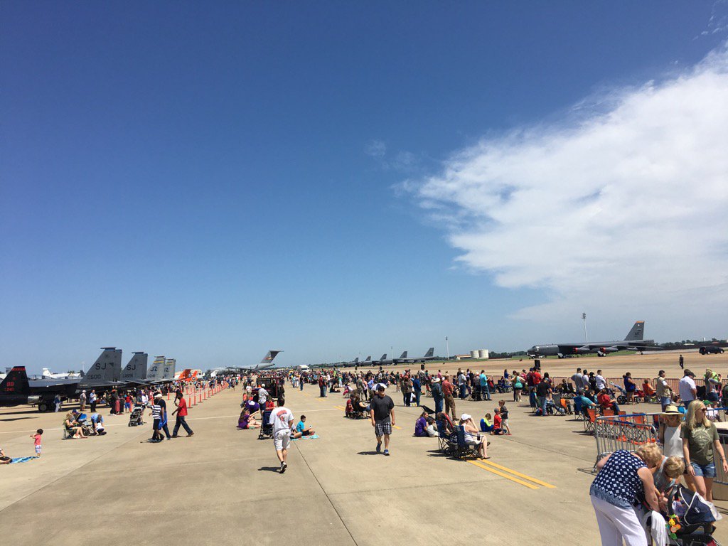 Sun and blue skies!  It's turning out to be a great air show day!