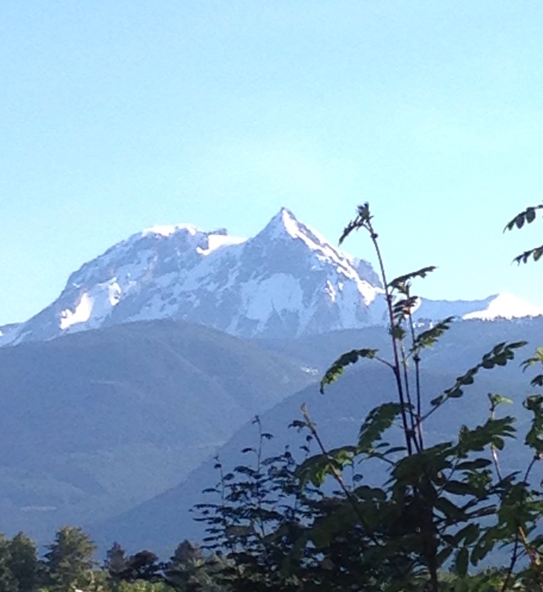 ThePieCompany's tweet photo. Good morning Squamish! What an amazing day for a Farmers Market! We will be downtown Squamish from 10am-2pm. https://t.co/4JMG289IhN