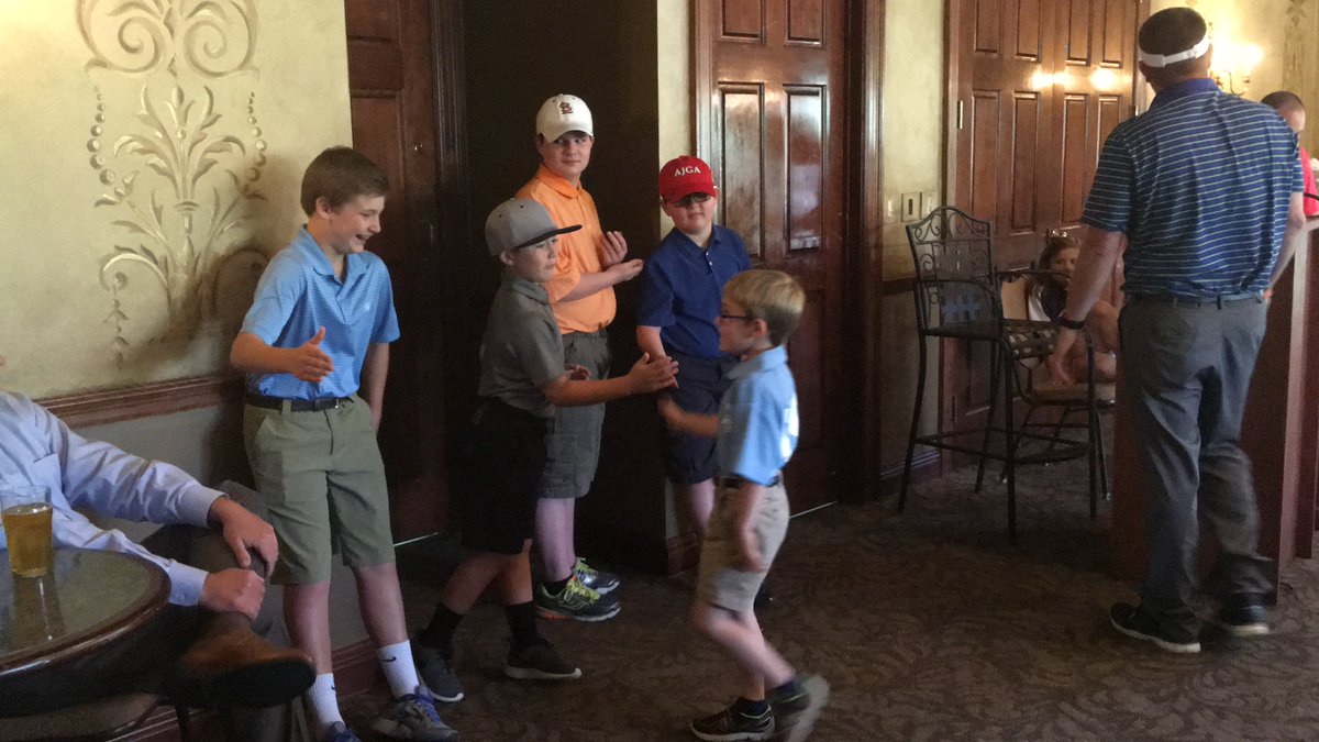BrianSchmersahl's tweet photo. @PGAjrleaguegolf  Going to be a great year @TheLegendsCC 8 teams and counting..opening night draft pic
#PGAJRLG https://t.co/ZPMi1FmTPh
