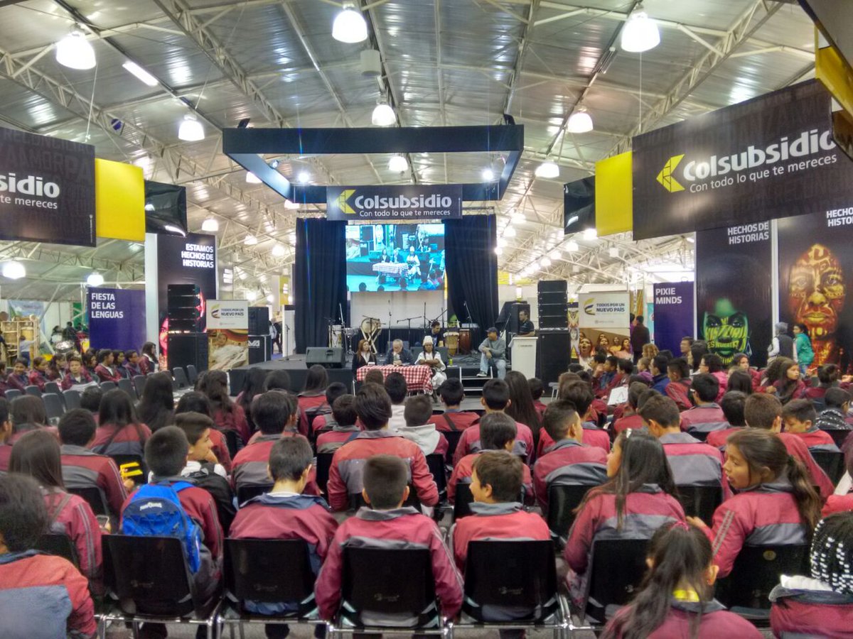 cajamag's tweet photo. Addy Martínez, jefe de programas especiales de Cajamag presenta el libro Narraciones Indígenas en Feria del Libro https://t.co/cPypNTpeYZ
