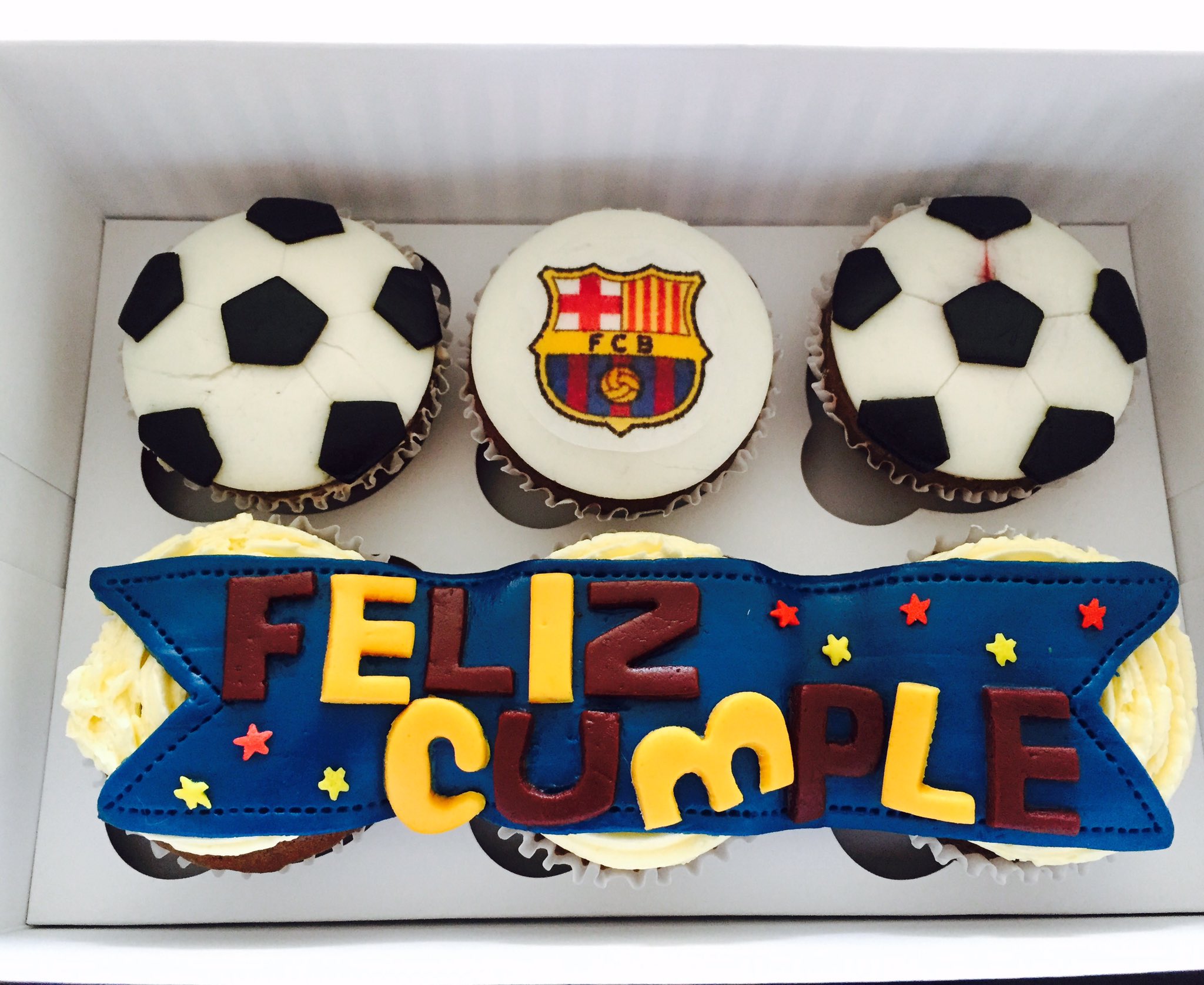 recepción suficiente coger un resfriado Martina Cupcakes Col on Twitter: "Definitivamente a nuestros clientes les  encanta el fútbol! ☺️⚽️❤️#MartinaCupcakesCol #BarcelonaFC #Cupcakes #Futbol  https://t.co/iIGX8XPMwQ" / Twitter