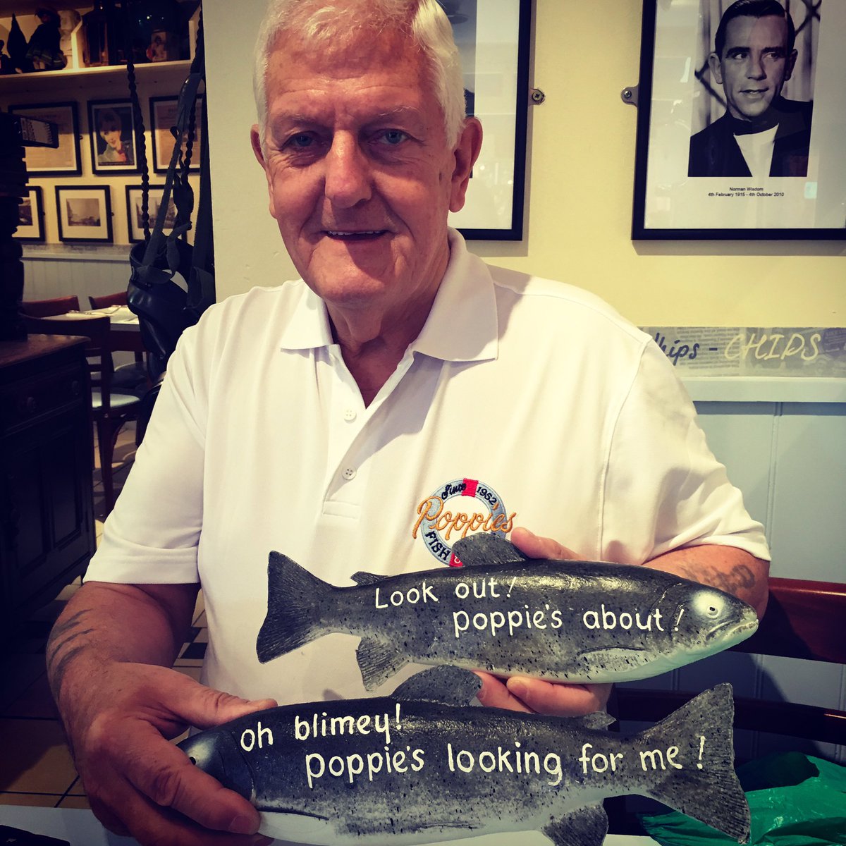 popsfishnchips's tweet photo. Bin' fishing #pop #cockney #watchoutfish https://t.co/nJS74Hp2sz