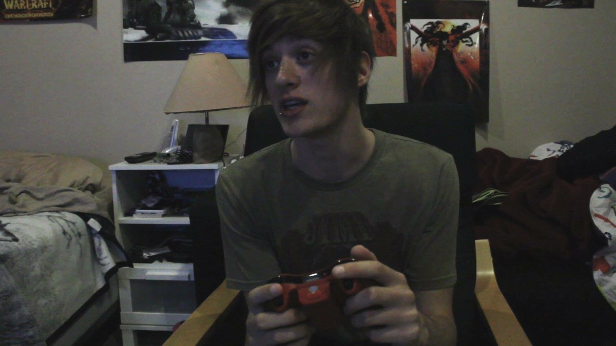 AndrewQuo's tweet image. Some ppl realized recently that emo quo was a thing and want me to bring it back..

I'll do it. For 1000 retweets 😂