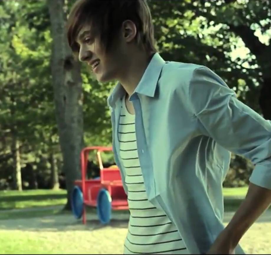 AndrewQuo's tweet image. Some ppl realized recently that emo quo was a thing and want me to bring it back..

I'll do it. For 1000 retweets 😂