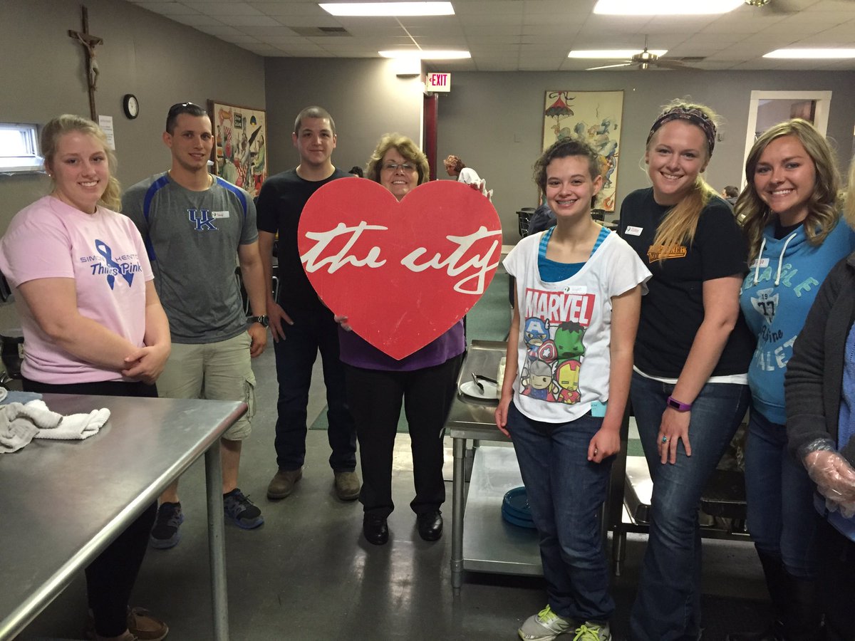 frankcardis's tweet photo. Spreading His Love #HeartTheCity this morning in Newport, KY.  @7hillsmissions @7hillschurch https://t.co/KinjY9GSqA