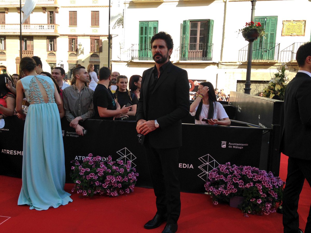 festivalmalaga's tweet photo. ¡Muchos invitados nos acompañan esta noche de broche final! #19FestivalMalaga https://t.co/xOOgRSrhCA