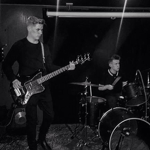 Scott_MadWinter's tweet photo. Last night was top! Didn't want to get off the stage 🎸@MadWinterBand https://t.co/Yd0VafBKBU