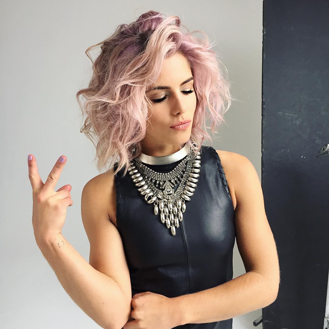 alwaysbett's tweet photo. different hair. Same love for leather. 🙆🙆 https://t.co/7hDE1yXJLw