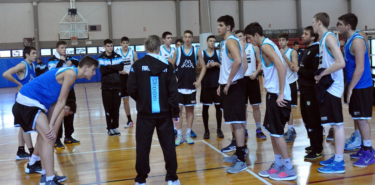cabboficial's tweet photo. Algunas fotos de lo que fue la concentración de la U17 Masculina. Créditos: Marcelo Figueras https://t.co/xqsWzLxa93 https://t.co/WR2wZZqePU