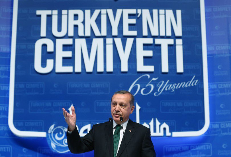 tcbestepe's tweet photo. "65 Yıl Önce Yokluk İçinde Toprağa Dikilen Fidan, Bugün Koca Bir Çınara Dönüştü” https://t.co/VCRnoUrCd9 https://t.co/I3MgBB9wzh