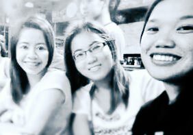 heinnabanana's tweet photo. Reunited with my HS Friends! #TresMarias #Bulilits #CheleIxiaHana https://t.co/pnEaB0ECp7
