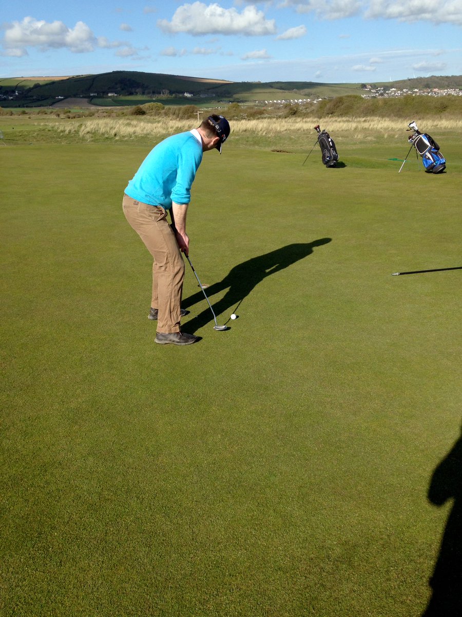 willyrowe's tweet photo. James up by 2 but in the rough https://t.co/QHmHw6VlFl