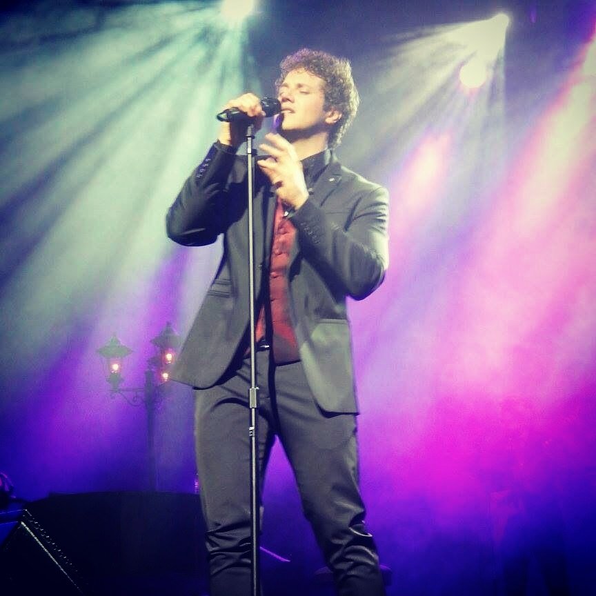ac_o88's tweet photo. Gracias por el concierto de ayer en Barcelona! Espectacular @DanielDiges! #CalleBroadway  #portodaslasMariasdeBcn 😂 https://t.co/Z6vhJyKHyq