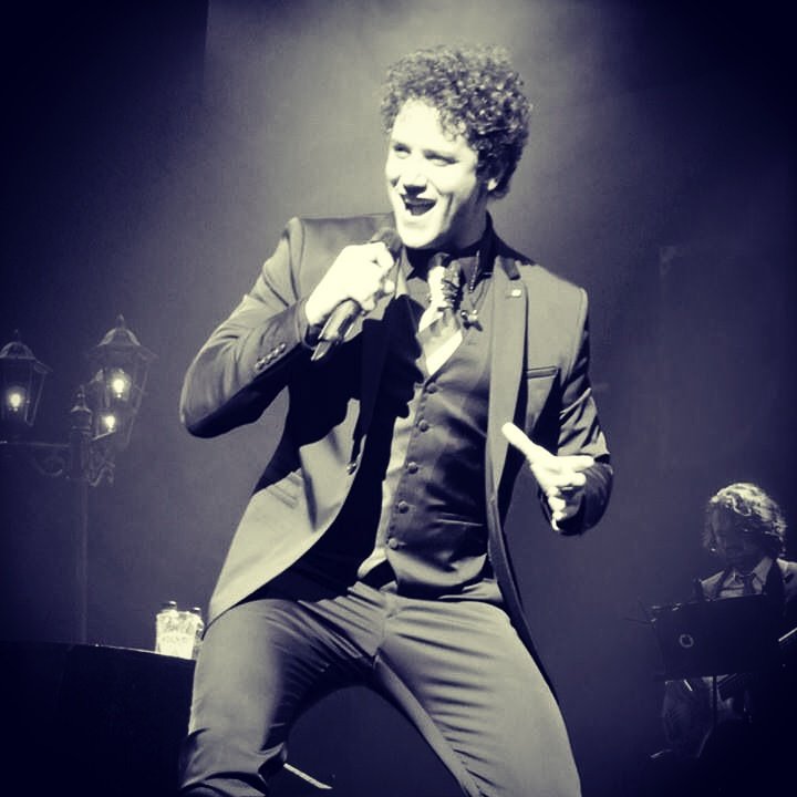 ac_o88's tweet photo. Gracias por el concierto de ayer en Barcelona! Espectacular @DanielDiges! #CalleBroadway  #portodaslasMariasdeBcn 😂 https://t.co/Z6vhJyKHyq