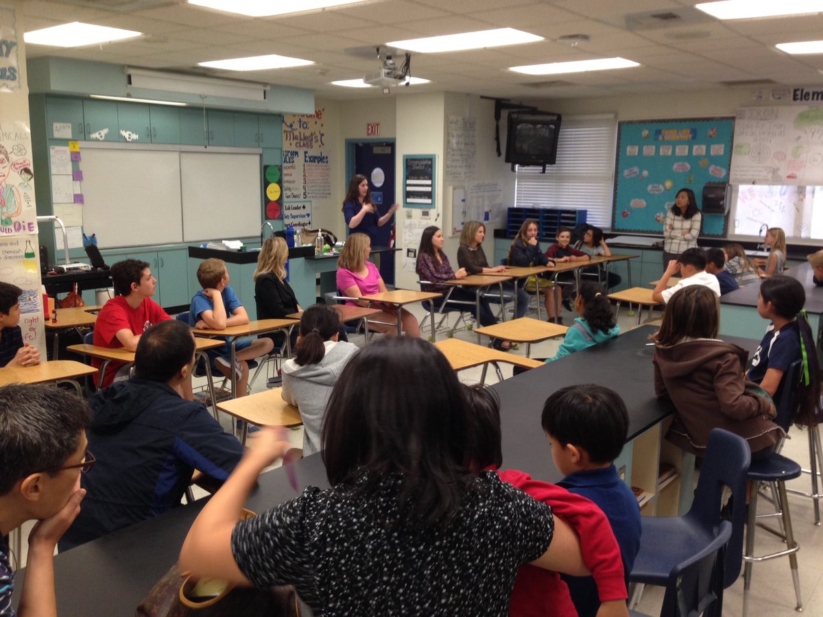AEWrightMS's tweet photo. #GATEshowcase #aewms #lvusd #StandingRoomOnly #StudentPanel #SampleLesson https://t.co/MHtor6i5tx