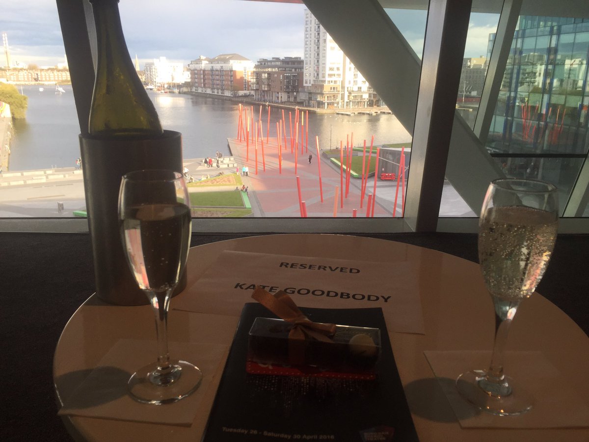Kyanelia's tweet photo. Kicking off the evening in style https://t.co/mFMVgsZMi3