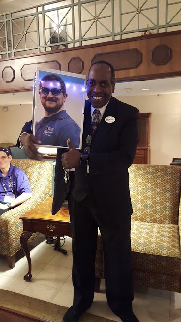 team1885's tweet photo. #flatgreg with our hotel's front desk #ilitestrong https://t.co/6gvJfUych1