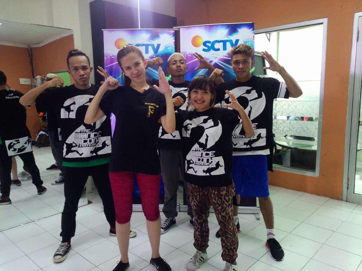 SCTV's tweet photo. @SECindonesia punya kejutan tampil bareng @michellejoan_ &amp; @apriliokevin! Nonton #TheDanceIcon2 pkl 12.30 WIB https://t.co/95sBoudYAV