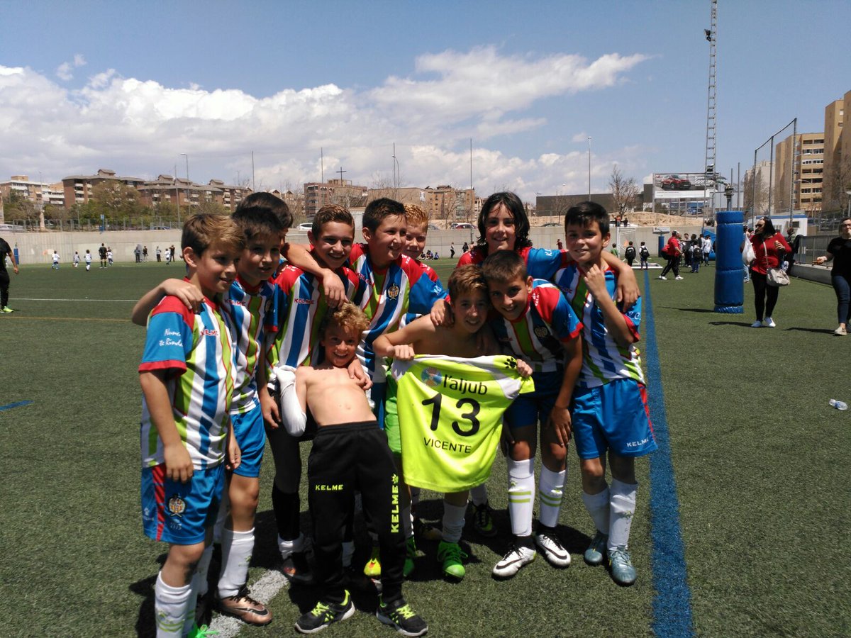 GreenyInfo's tweet photo. Cuando el trabajo se hace con pasión se alcanzan los resultados...Grandes chavales haciendo del fútbol su orgullo. https://t.co/pzo0CexVCx