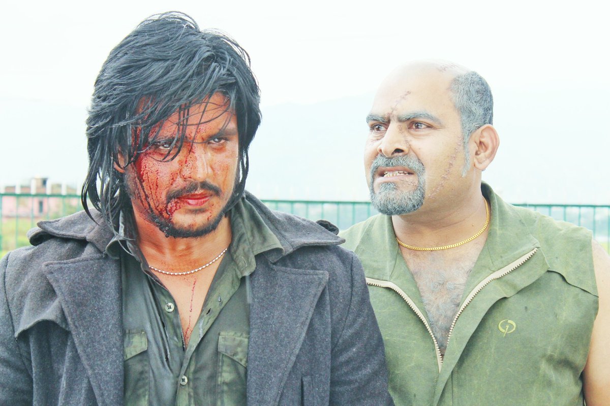 prajwol_giri's tweet photo. Prajwol Giri"kurbaan looks" https://t.co/krTAJVacWb