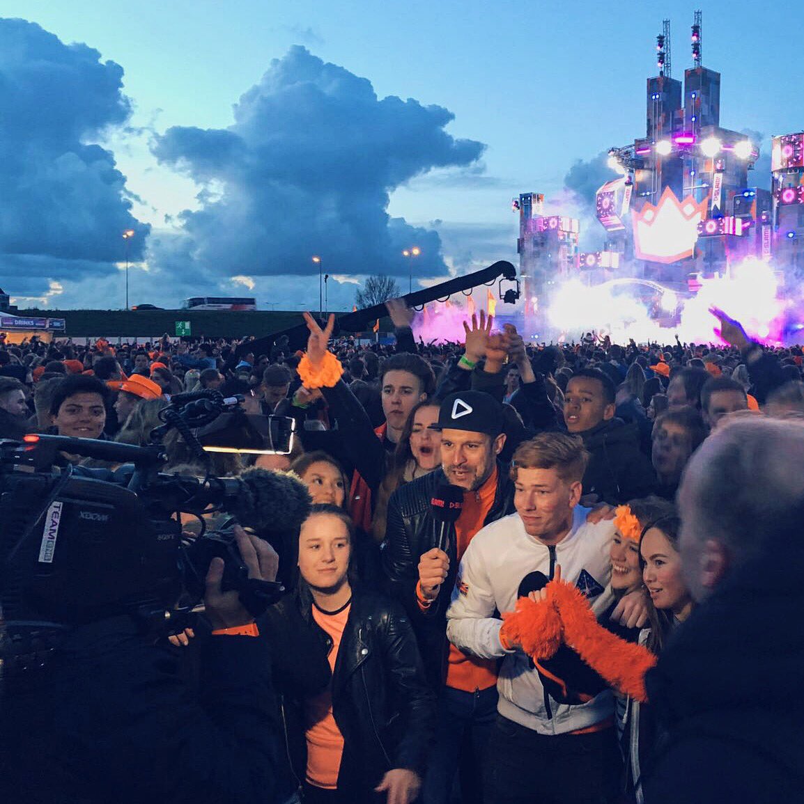 Over 10 minuutjes op SLAM!TV, alle hoogtepunten van SLAM!Koningsdag 2016! 🎉🎉🎉