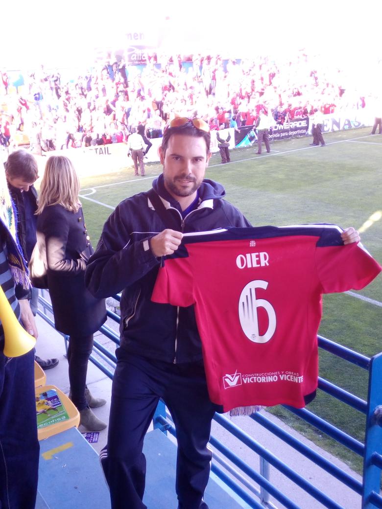 arranz83's tweet photo. No gano mi Alcor !! Gano mi amigo Oier !! Gane su camiseta . @CAOsasuna #AlcorOsasuna #ADAvOSA https://t.co/w6DrCF0JEW