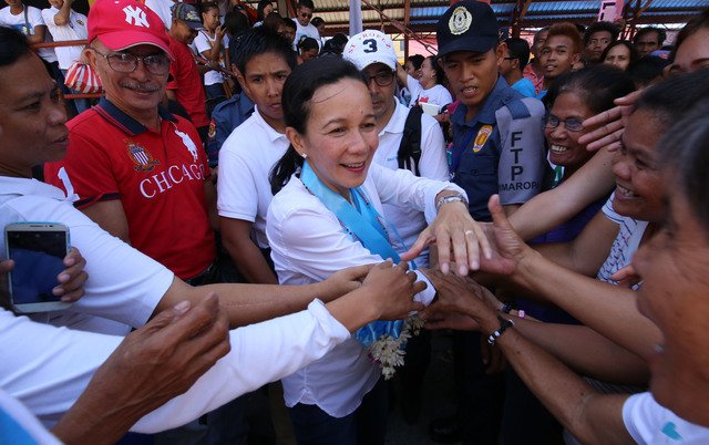 rapplerdotcom's tweet photo. Grace Poe: This is how a mother campaigns for president https://t.co/aOfkQeVQK1
#PHVote https://t.co/qbwxCMQABQ