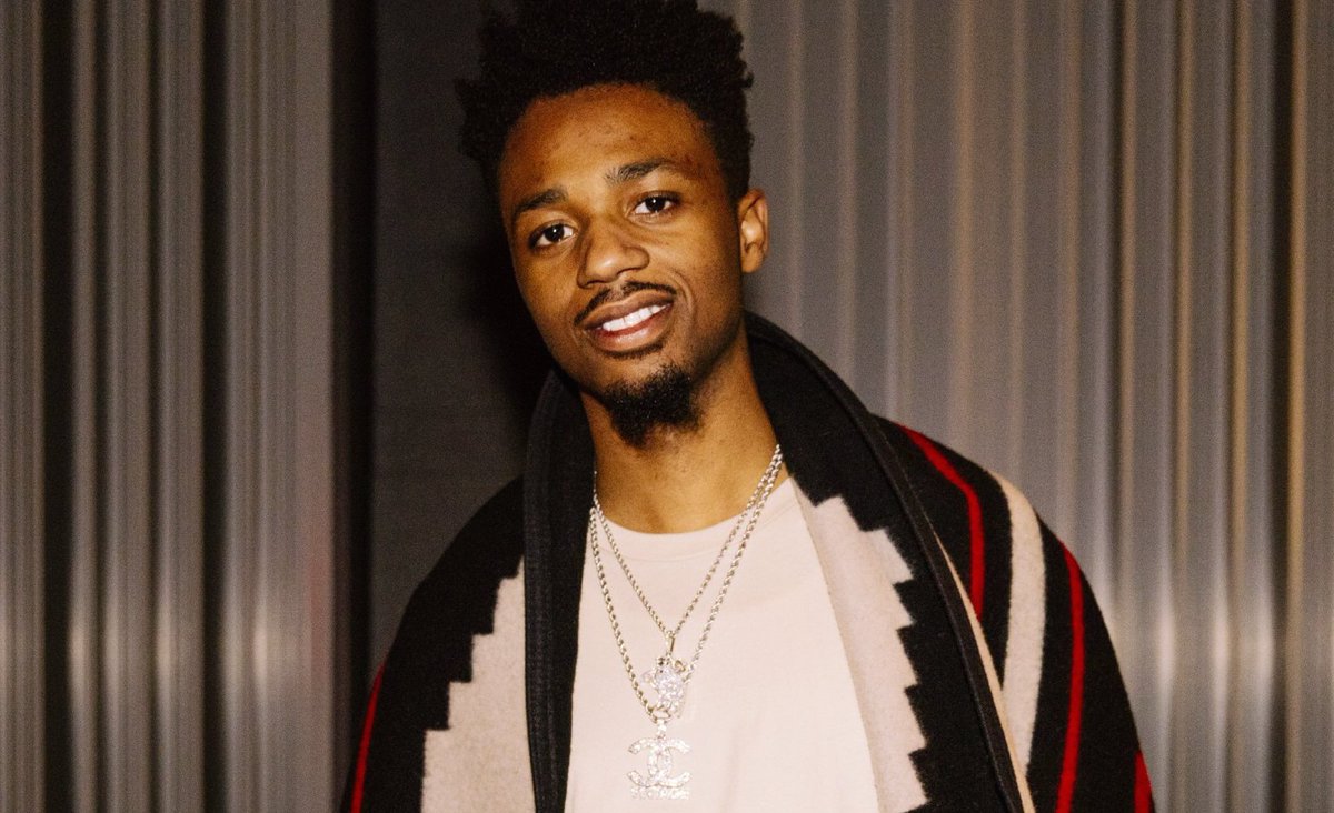 RedBullMusic's tweet image. LIVE NOW: @MetroBoomin @SonnyDigital @ZaytovenBeatz on RBMA Radio: win.gs/Trapped #RBMANYC