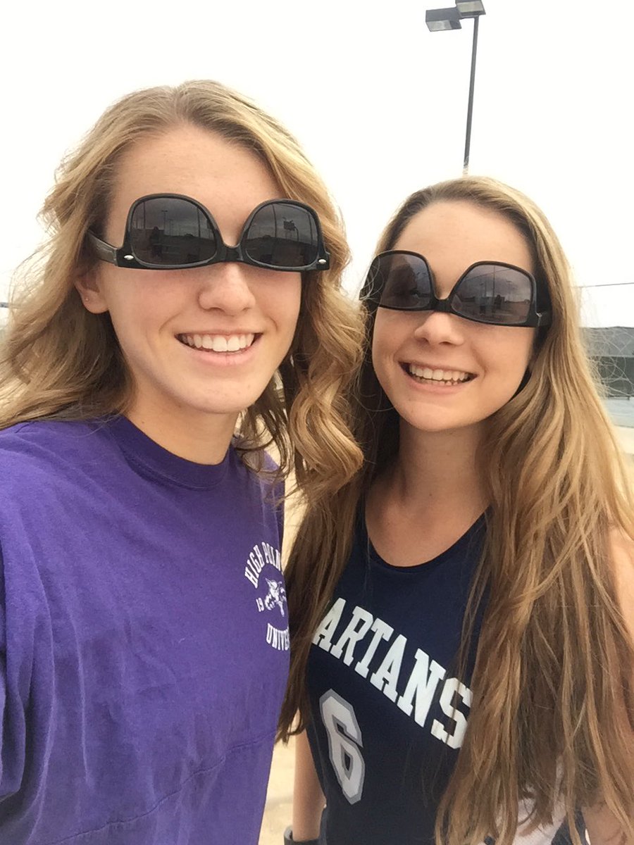 anikaweisbrod's tweet photo. TOLD YA!!! #sandbuckets https://t.co/pV8FuXZw6q