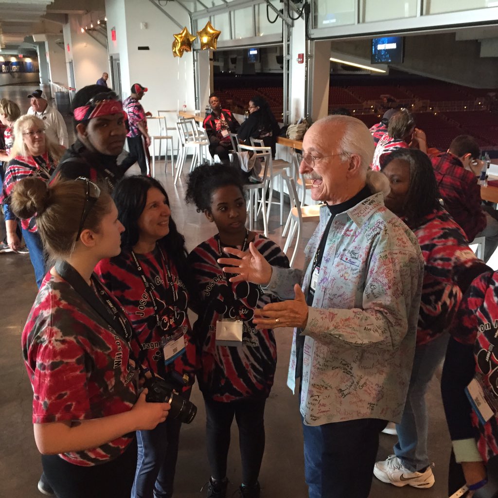 The X-cats talking to Woodie in St. Louis