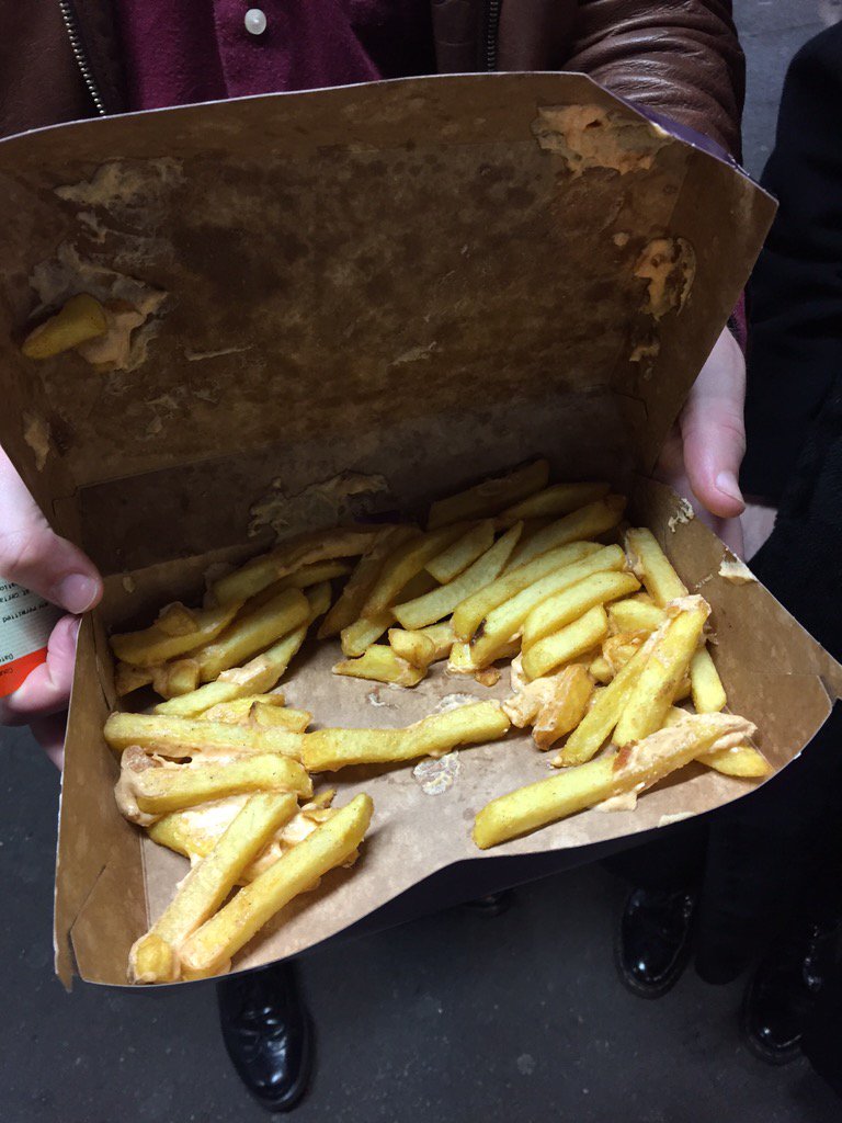 Josh Gilbert (@joshgilbert0) on Twitter photo So annoyed <a href="/SteersSA/">Steers® South Africa</a> Clapham forgot the wings & gave a handful of chips instead of a large. But those 5 chips were 🤗 So annoyed <a href="/SteersSA/">Steers® South Africa</a> Clapham forgot the wings & gave a handful of chips instead of a large. But those 5 chips were 🤗