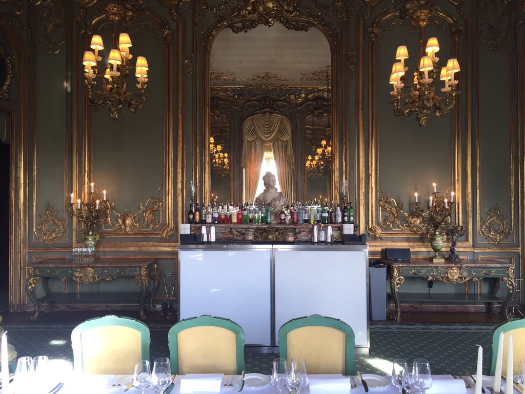 CocktailStars's tweet photo. Quintessentially English Cocktail master class. #corporateevents #cocktails https://t.co/ypZXYU9Lqt