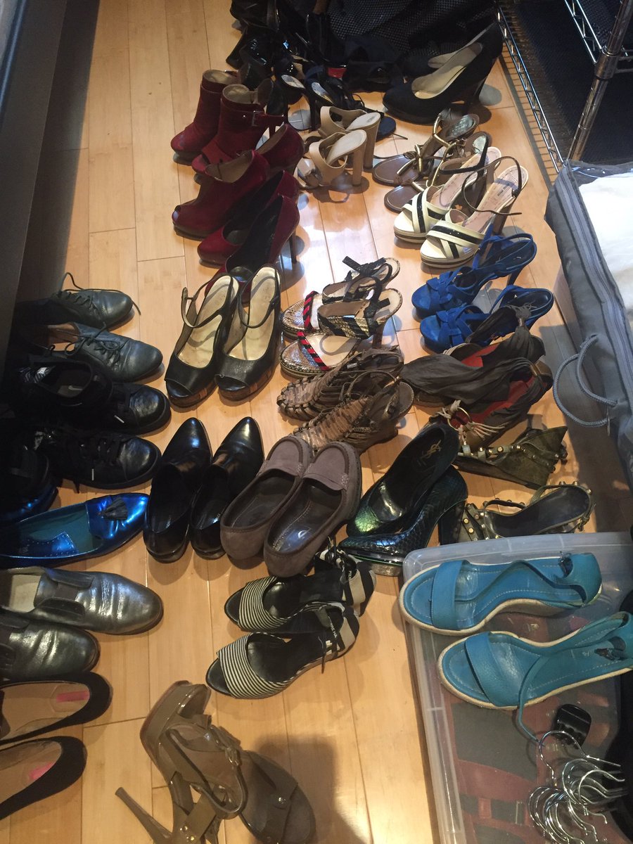 LucySweetkill's tweet photo. Shoe organizing....#fetishproblems https://t.co/kFN3yNvVfo